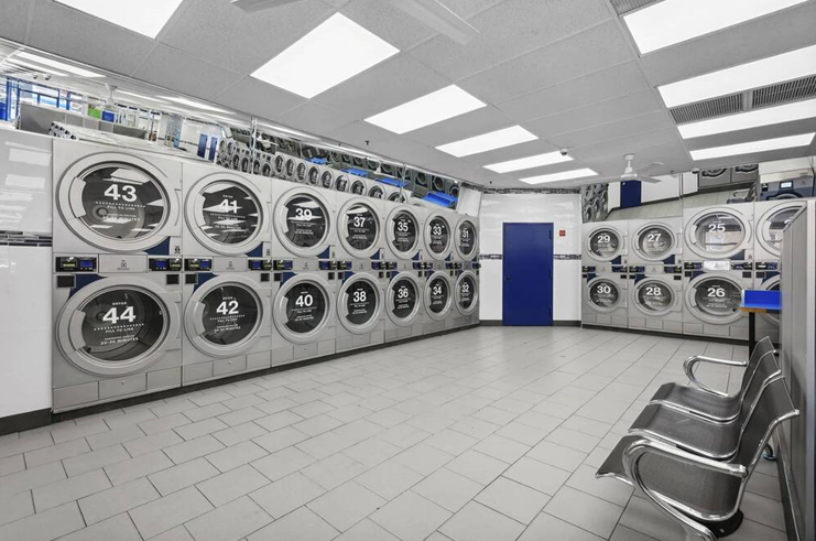 Self-Service vs Full-Service Laundromats